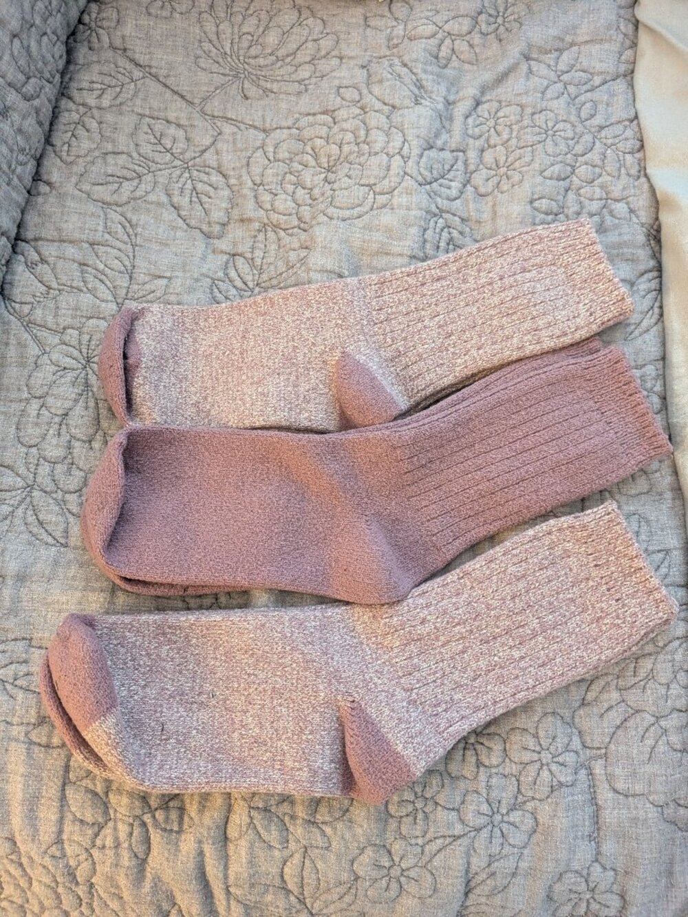 Cozy pink Roots Socks